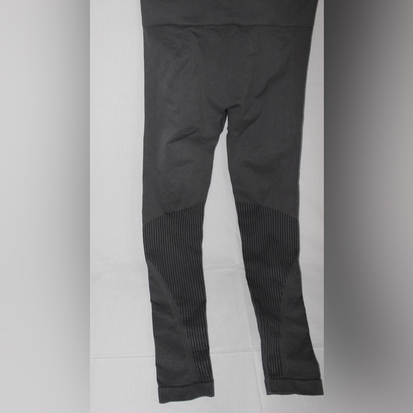 Women’s Zyia Active Seamless Leggings Size Medium - Picture 8 of 13